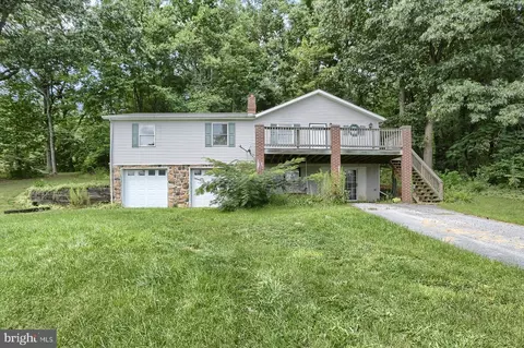 4 Southview Cir, Shermans Dale, PA 17090