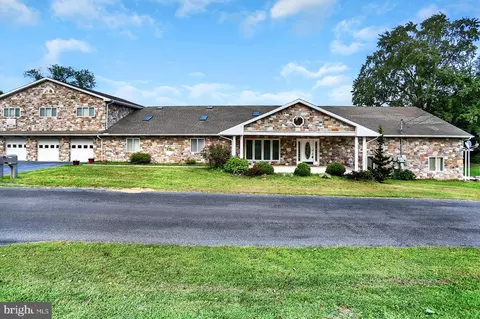 12 Hickory Dr, Duncannon, PA 17020