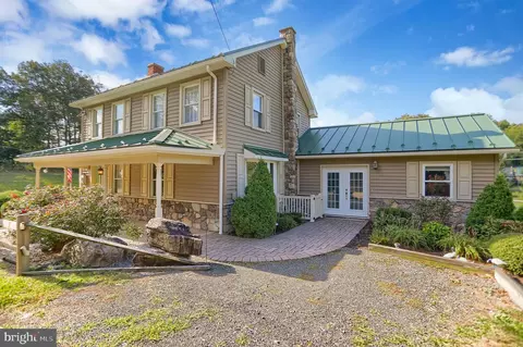 5 Bells Hl, Landisburg, PA 17040