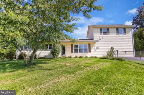 4 Nace St, Millerstown, PA 17062