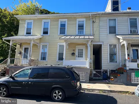 66 S 5th St, Newport, PA 17074