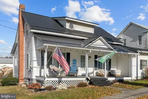 309 E Sunbury St, Millerstown, PA 17062