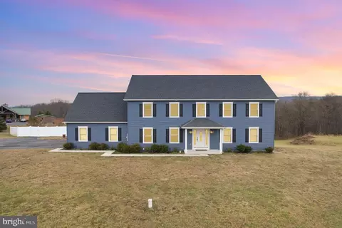 4 Leiter Dr, Duncannon, PA 17020