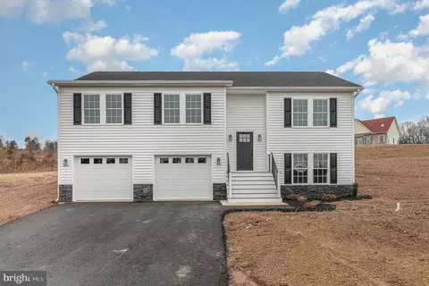 100 River Mist Blvd, Duncannon, PA 17020