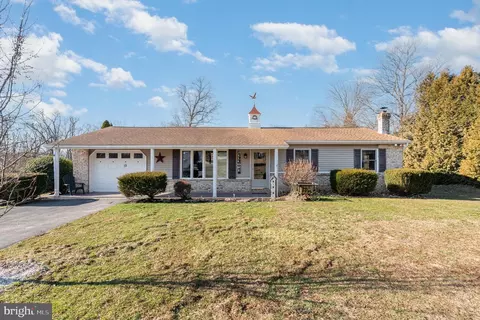 19 Pinetree Dr, Duncannon, PA 17020