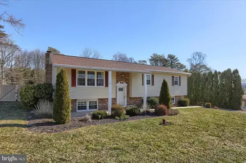 24 Pinetree Dr, Duncannon, PA 17020