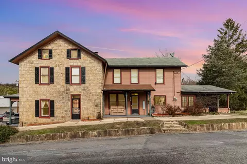 101 N Carlisle St, New Bloomfield, PA 17068