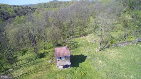 000 Nace St, Millerstown, PA 17062