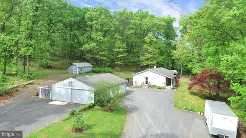 6 Watson Dr, Newport, PA 17074
