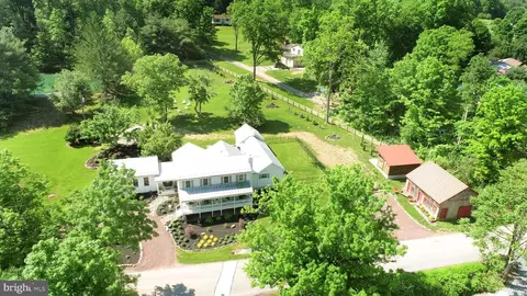 564 Mccabe Rd, Landisburg, PA 17040