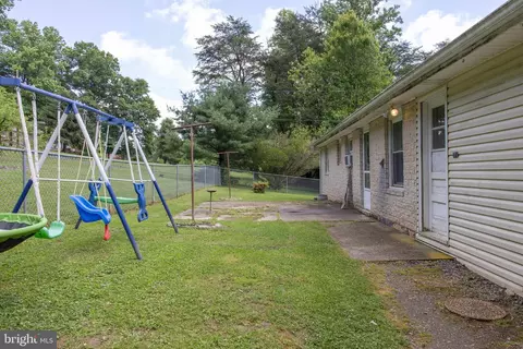 28 Paradise Rd, Duncannon, PA 17020