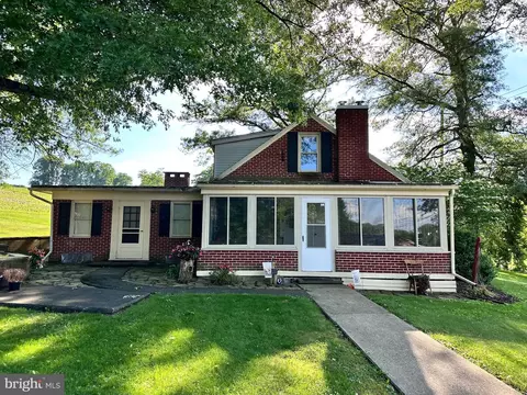 107 Raccoon Valley Rd, Millerstown, PA 17062