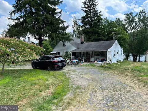 366 Juniata Pkwy E, Newport, PA 17074