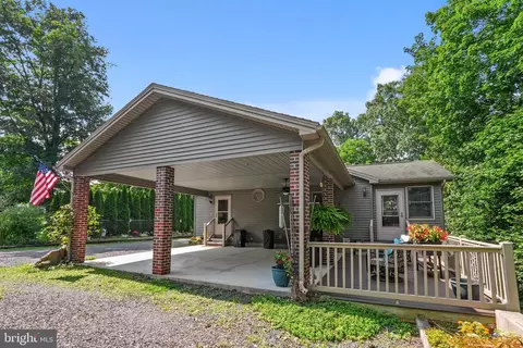 301 Dylan Dr, Newport, PA 17074