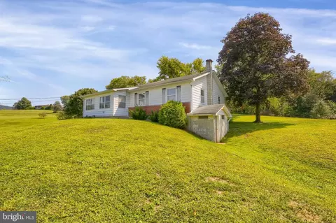 44 Red Hill Rd, Newport, PA 17074