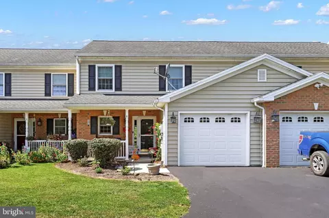 8 Cardinal Dr, Liverpool, PA 17045