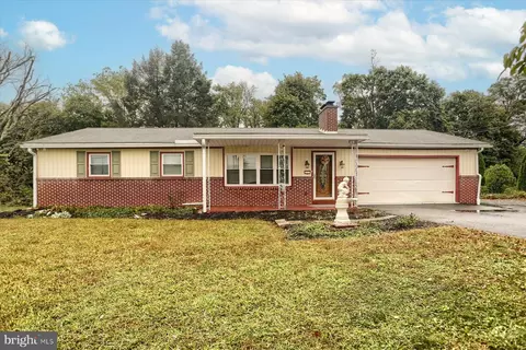 15 Hickory Dr, Duncannon, PA 17020