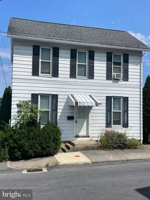 37 S 5th St, Newport, PA 17074
