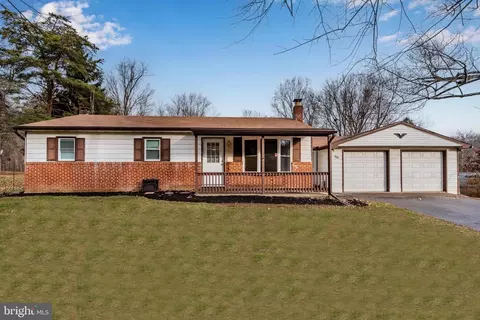 221 Fox Hollow Rd, Shermans Dale, PA 17090