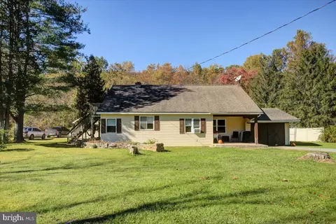 4 Jackson Dr, Landisburg, PA 17040