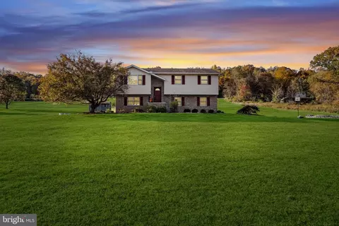 22 Mill Rd, Shermans Dale, PA 17090