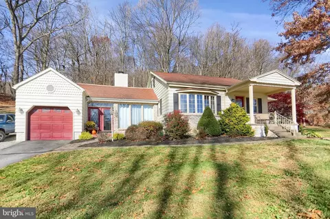 153 Perry Valley Rd, Millerstown, PA 17062