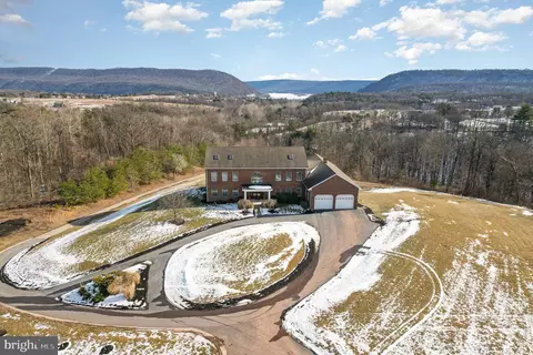 14 Faculty Rd, Duncannon, PA 17020