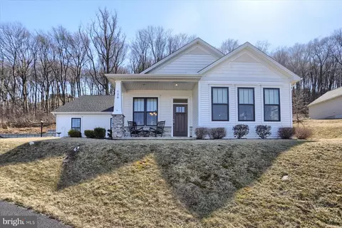120 Kittochtinny Dr, Marysville, PA 17053