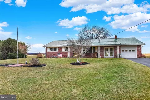 26 W Shortcut Rd, Newport, PA 17074