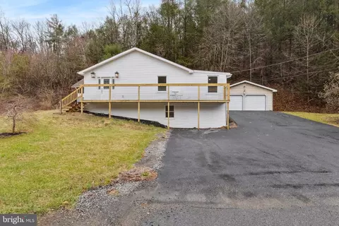 1940 Newport Rd, Newport, PA 17074