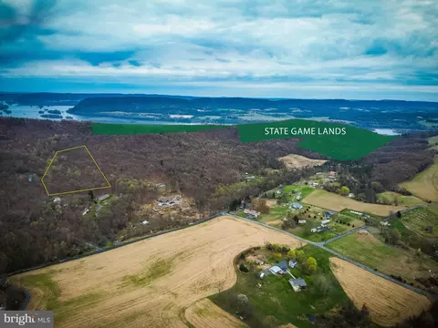 3 Sand Pit Ln, Duncannon, PA 17020