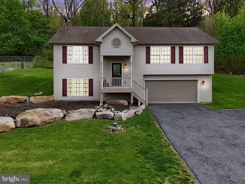 1121 State Rd, Duncannon, PA 17020