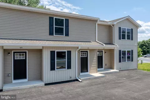 46 Petersburg Ln, Duncannon, PA 17020