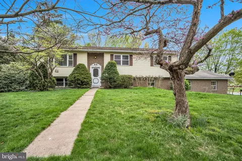 223 Oak Rd, New Bloomfield, PA 17068