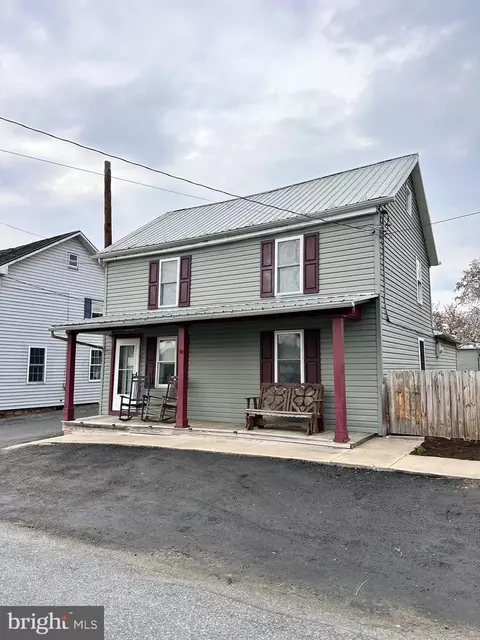 34 N High St, Millerstown, PA 17062