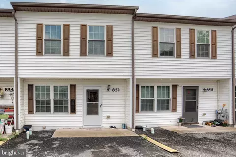 852 Liberty St, Newport, PA 17074