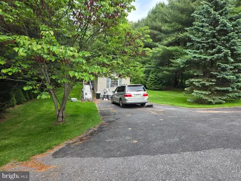 10 White Pine Ln, Loysville, PA 17047