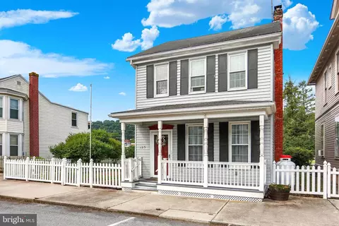 123 N 2nd St, Newport, PA 17074