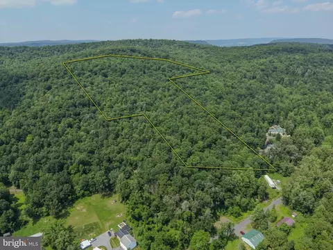 220 Lot Apt 8 Notch Rd, Duncannon, PA 17020