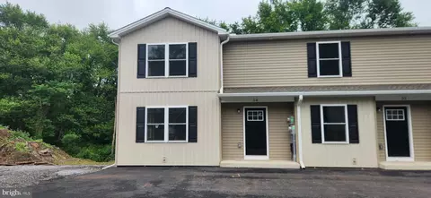 54 Petersburg Ln, Duncannon, PA 17020