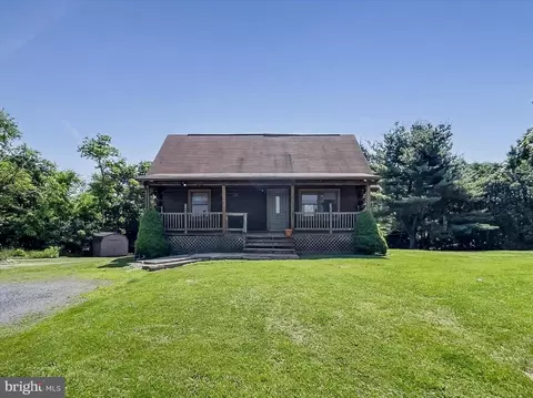 4 Kenmar Dr, Shermans Dale, PA 17090