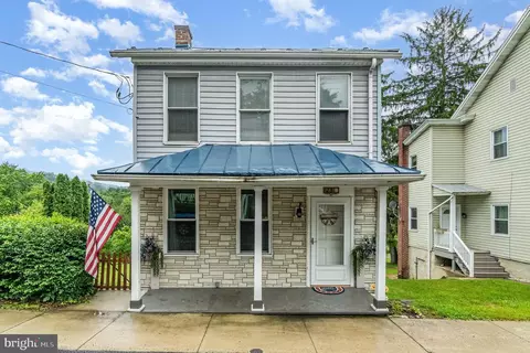 23 S Market St, Millerstown, PA 17062