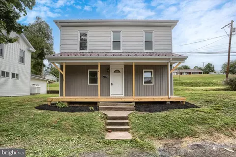 1141 N Front St, Newport, PA 17074