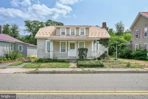 1126 N Market St, Duncannon, PA 17020