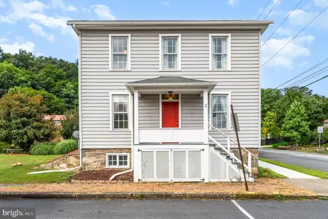 2 S 5th St, Newport, PA 17074