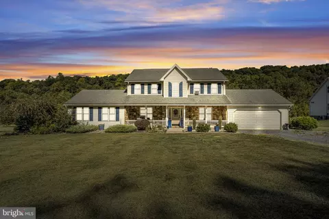 310 Greenbriar Rd, Elliottsburg, PA 17024