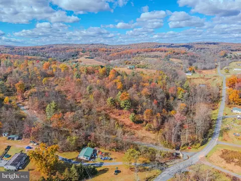 371 Sleepy Hollow Rd, Shermans Dale, PA 17090