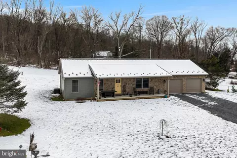 41 Mahanoy Ridge Rd, Elliottsburg, PA 17024