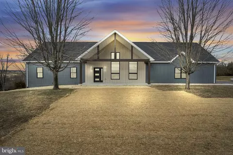158 Sherby Ln, Shermans Dale, PA 17090
