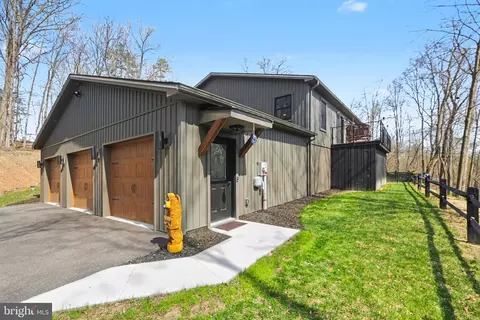 60 Stoner Dr, Shermans Dale, PA 17090
